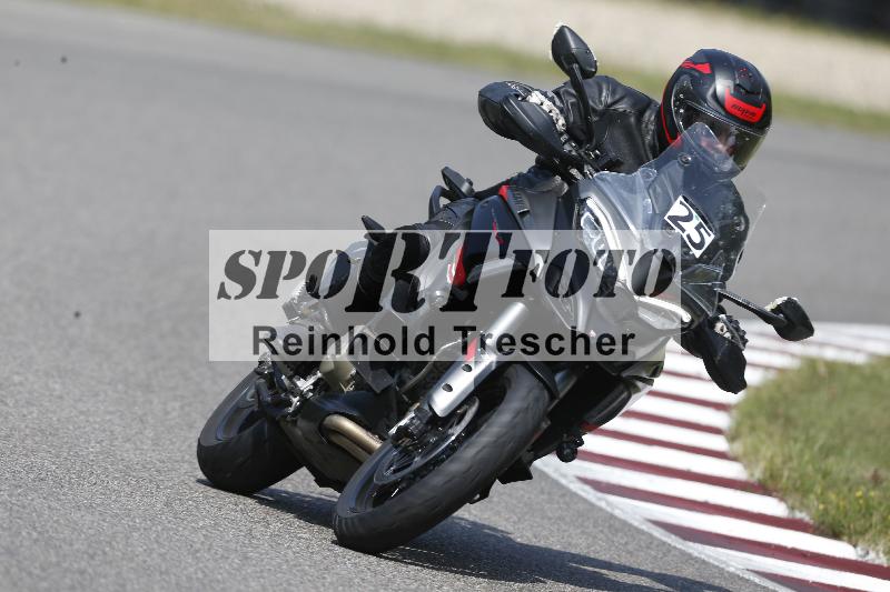 Archiv-2025/49 26.08.2025 Cornu Master School ADR/gruen-vert/25